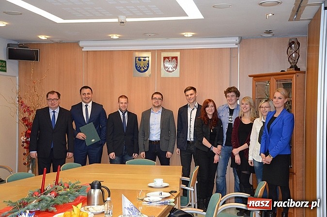 Zdjęcie w galerii na portalu naszraciborz.pl: Laureaci konkursu EkoInstalacja 2014 nagrodzeni  wiadomości z regionu