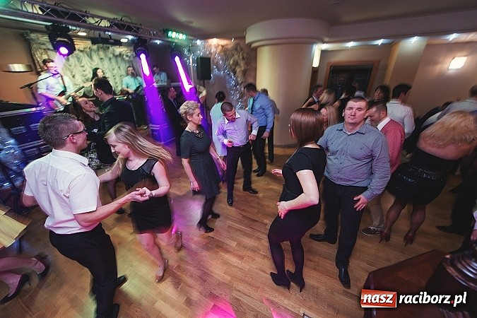 Zdjęcie w galerii na portalu naszraciborz.pl: Sylwester w krzanowickiej Perle. Świetna zabawa i świetne dania wiadomości z regionu