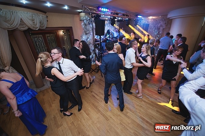 Zdjęcie w galerii na portalu naszraciborz.pl: Sylwester w krzanowickiej Perle. Świetna zabawa i świetne dania wiadomości z regionu