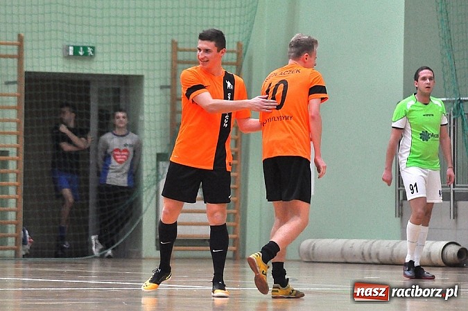 Zdjęcie w galerii na portalu naszraciborz.pl: Wychylylybymy i Sami Swoi gromią w HLPN wiadomości z regionu