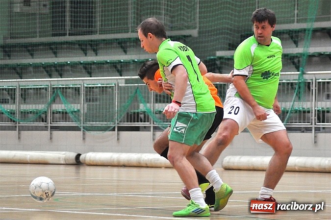 Zdjęcie w galerii na portalu naszraciborz.pl: Wychylylybymy i Sami Swoi gromią w HLPN wiadomości z regionu