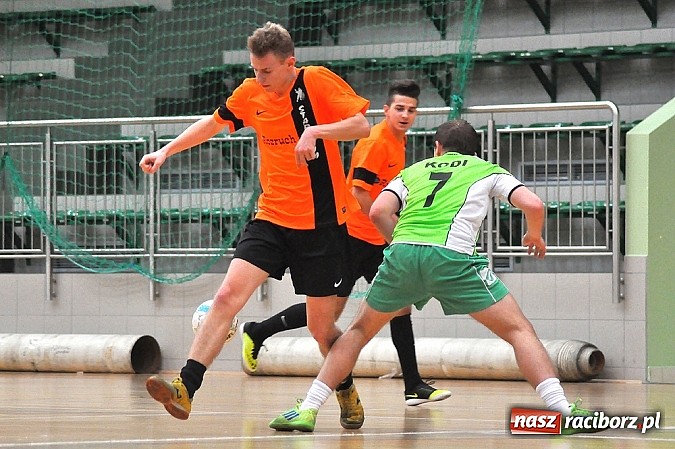 Zdjęcie w galerii na portalu naszraciborz.pl: Wychylylybymy i Sami Swoi gromią w HLPN wiadomości z regionu