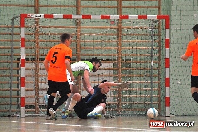 Zdjęcie w galerii na portalu naszraciborz.pl: Wychylylybymy i Sami Swoi gromią w HLPN wiadomości z regionu