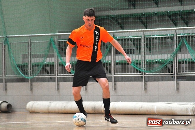 Zdjęcie w galerii na portalu naszraciborz.pl: Wychylylybymy i Sami Swoi gromią w HLPN wiadomości z regionu