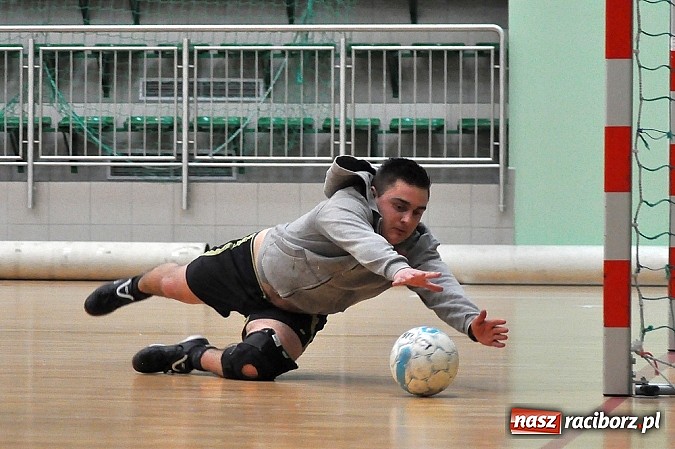 Zdjęcie w galerii na portalu naszraciborz.pl: Wychylylybymy i Sami Swoi gromią w HLPN wiadomości z regionu