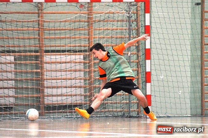 Zdjęcie w galerii na portalu naszraciborz.pl: Wychylylybymy i Sami Swoi gromią w HLPN wiadomości z regionu