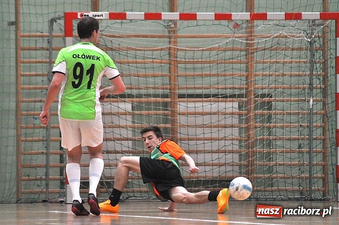 Zdjęcie w galerii na portalu naszraciborz.pl: Wychylylybymy i Sami Swoi gromią w HLPN wiadomości z regionu