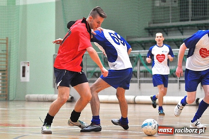 Zdjęcie w galerii na portalu naszraciborz.pl: Wychylylybymy i Sami Swoi gromią w HLPN wiadomości z regionu