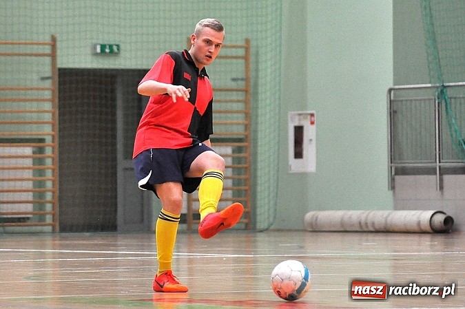 Zdjęcie w galerii na portalu naszraciborz.pl: Wychylylybymy i Sami Swoi gromią w HLPN wiadomości z regionu