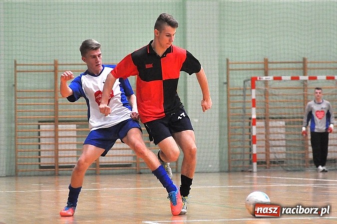 Zdjęcie w galerii na portalu naszraciborz.pl: Wychylylybymy i Sami Swoi gromią w HLPN wiadomości z regionu