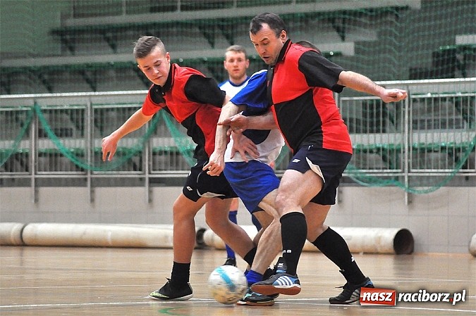 Zdjęcie w galerii na portalu naszraciborz.pl: Wychylylybymy i Sami Swoi gromią w HLPN wiadomości z regionu