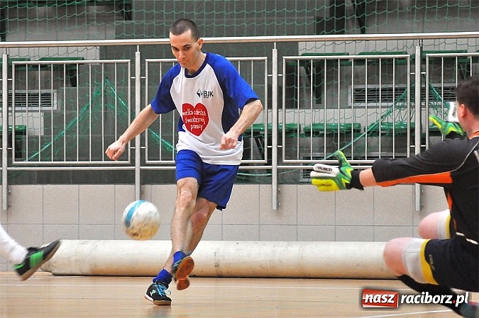 Zdjęcie w galerii na portalu naszraciborz.pl: Wychylylybymy i Sami Swoi gromią w HLPN wiadomości z regionu