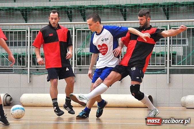 Zdjęcie w galerii na portalu naszraciborz.pl: Wychylylybymy i Sami Swoi gromią w HLPN wiadomości z regionu