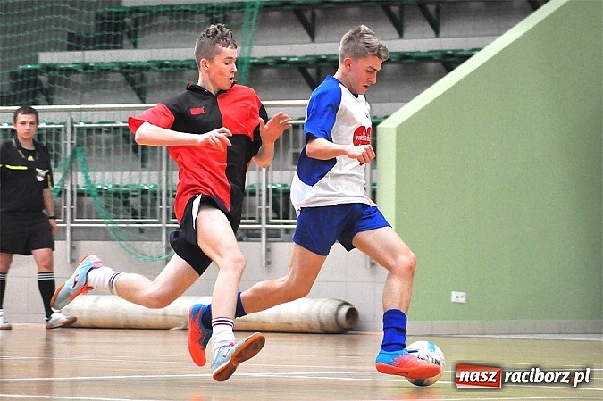 Zdjęcie w galerii na portalu naszraciborz.pl: Wychylylybymy i Sami Swoi gromią w HLPN wiadomości z regionu