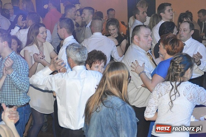 Zdjęcie w galerii na portalu naszraciborz.pl: Huczna strażacka zabawa OSP Pietraszyn wiadomości z regionu