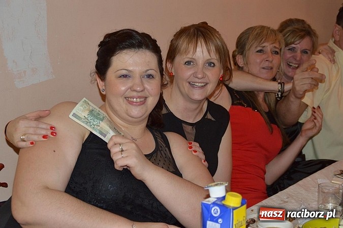 Zdjęcie w galerii na portalu naszraciborz.pl: Huczna strażacka zabawa OSP Pietraszyn wiadomości z regionu