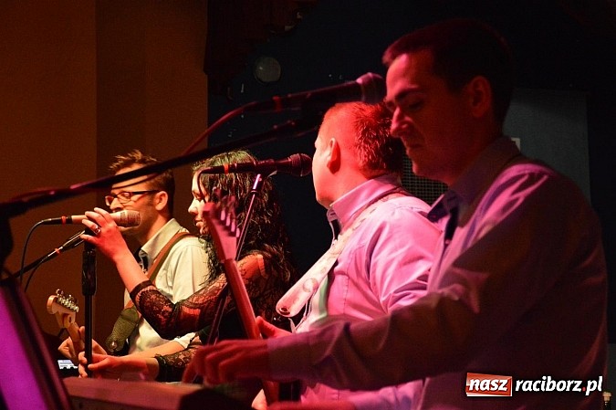 Zdjęcie w galerii na portalu naszraciborz.pl: Huczna strażacka zabawa OSP Pietraszyn wiadomości z regionu