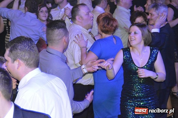 Zdjęcie w galerii na portalu naszraciborz.pl: Huczna strażacka zabawa OSP Pietraszyn wiadomości z regionu