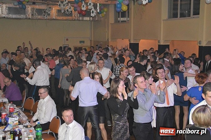 Zdjęcie w galerii na portalu naszraciborz.pl: Huczna strażacka zabawa OSP Pietraszyn wiadomości z regionu