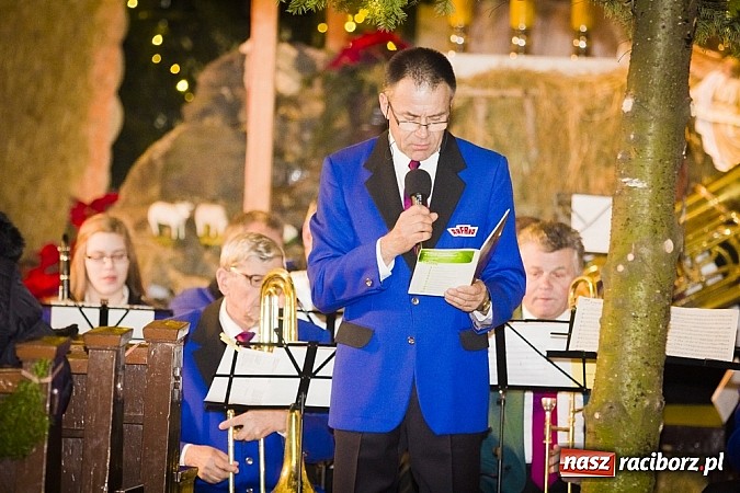 Zdjęcie w galerii na portalu naszraciborz.pl: Wspólne kolędowanie z orkiestrą Rafako wiadomości z regionu