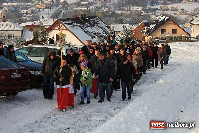 Zdjęcie w galerii na portalu naszraciborz.pl: W Kobyli powitano poczet Trzech Króli wiadomości z regionu