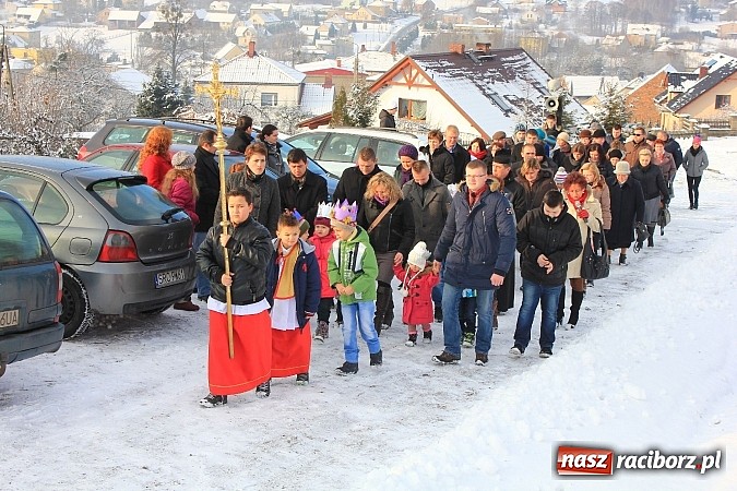 Zdjęcie w galerii na portalu naszraciborz.pl: W Kobyli powitano poczet Trzech Króli wiadomości z regionu