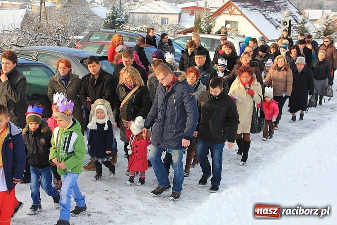 Zdjęcie w galerii na portalu naszraciborz.pl: W Kobyli powitano poczet Trzech Króli wiadomości z regionu