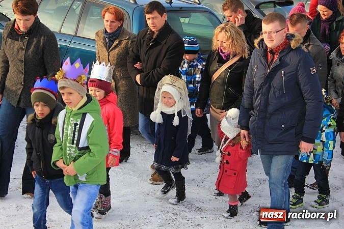 Zdjęcie w galerii na portalu naszraciborz.pl: W Kobyli powitano poczet Trzech Króli wiadomości z regionu