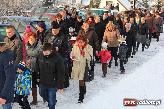 Zdjęcie w galerii na portalu naszraciborz.pl: W Kobyli powitano poczet Trzech Króli wiadomości z regionu
