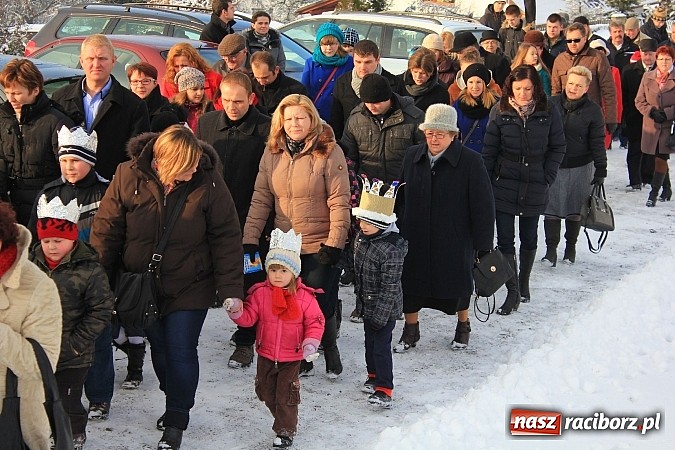 Zdjęcie w galerii na portalu naszraciborz.pl: W Kobyli powitano poczet Trzech Króli wiadomości z regionu