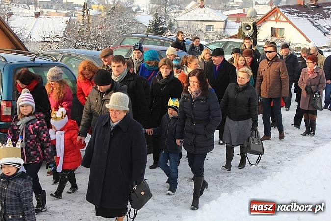 Zdjęcie w galerii na portalu naszraciborz.pl: W Kobyli powitano poczet Trzech Króli wiadomości z regionu