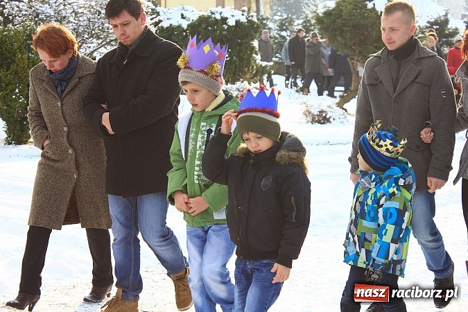 Zdjęcie w galerii na portalu naszraciborz.pl: W Kobyli powitano poczet Trzech Króli wiadomości z regionu