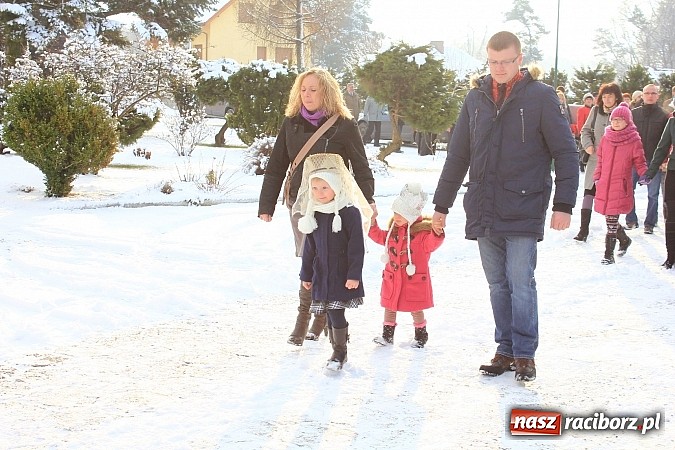 Zdjęcie w galerii na portalu naszraciborz.pl: W Kobyli powitano poczet Trzech Króli wiadomości z regionu