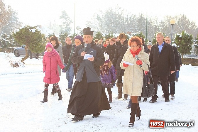 Zdjęcie w galerii na portalu naszraciborz.pl: W Kobyli powitano poczet Trzech Króli wiadomości z regionu