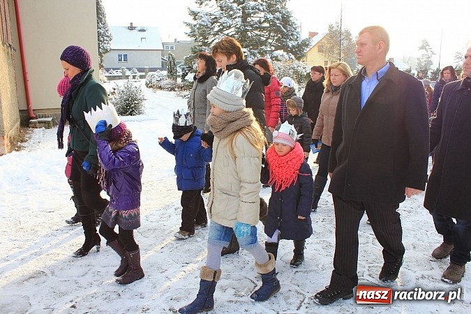 Zdjęcie w galerii na portalu naszraciborz.pl: W Kobyli powitano poczet Trzech Króli wiadomości z regionu