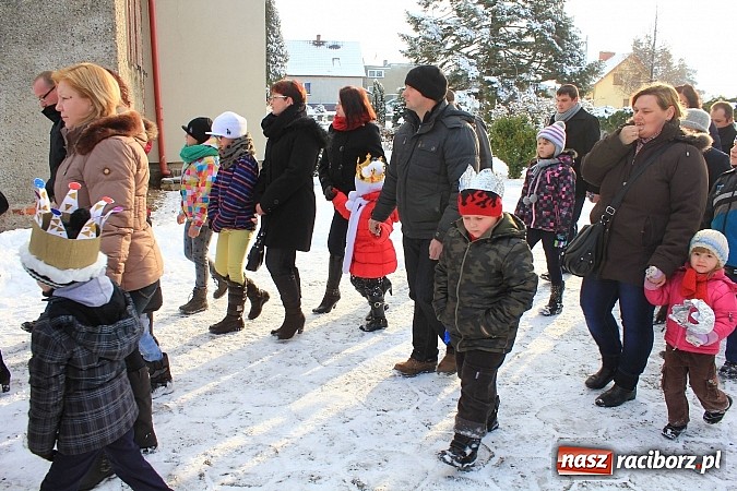 Zdjęcie w galerii na portalu naszraciborz.pl: W Kobyli powitano poczet Trzech Króli wiadomości z regionu