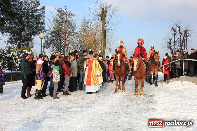 Zdjęcie w galerii na portalu naszraciborz.pl: W Kobyli powitano poczet Trzech Króli wiadomości z regionu