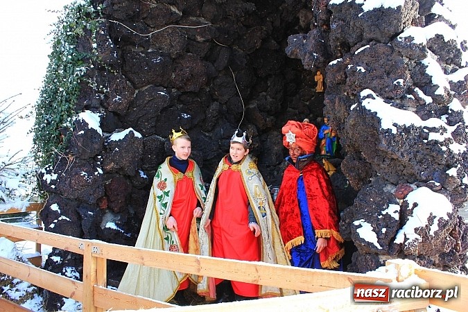 Zdjęcie w galerii na portalu naszraciborz.pl: W Kobyli powitano poczet Trzech Króli wiadomości z regionu