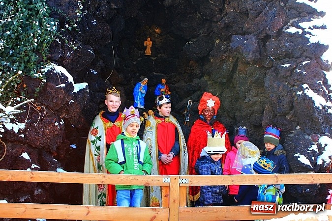 Zdjęcie w galerii na portalu naszraciborz.pl: W Kobyli powitano poczet Trzech Króli wiadomości z regionu