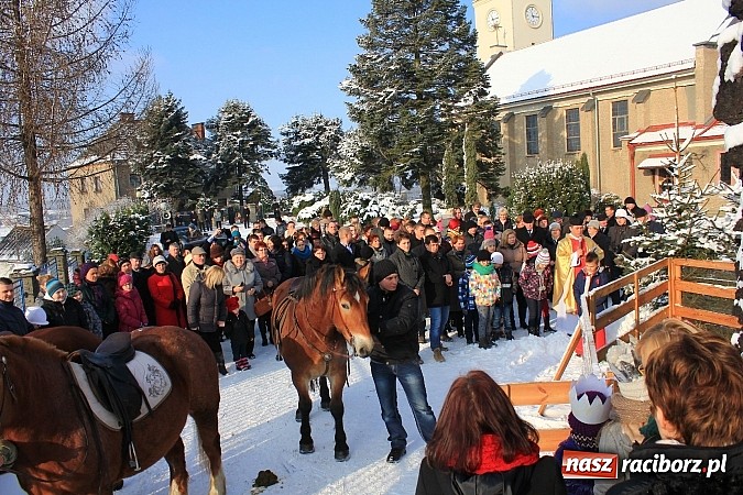 Zdjęcie w galerii na portalu naszraciborz.pl: W Kobyli powitano poczet Trzech Króli wiadomości z regionu