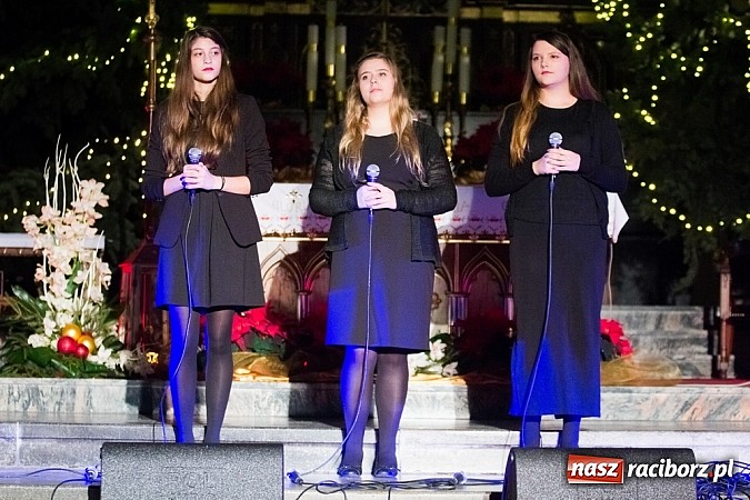 Zdjęcie w galerii na portalu naszraciborz.pl: Koncert kolęd i pastorałek w Mikołaju wiadomości z regionu