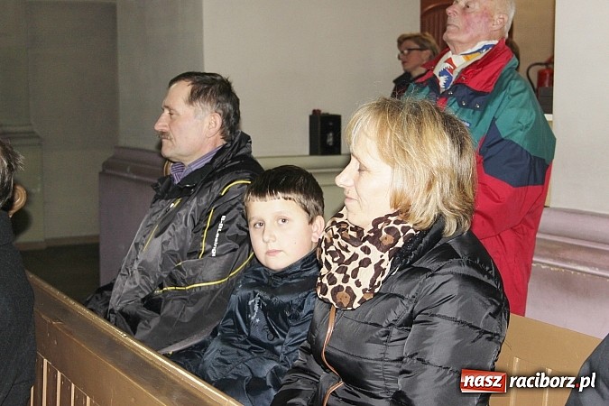 Zdjęcie w galerii na portalu naszraciborz.pl: Wojnowickie kolędowanie z Uśmiechem wiadomości z regionu