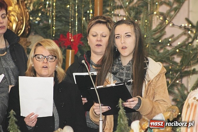 Zdjęcie w galerii na portalu naszraciborz.pl: Wojnowickie kolędowanie z Uśmiechem wiadomości z regionu