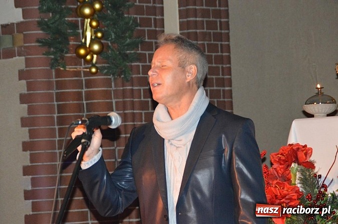 Zdjęcie w galerii na portalu naszraciborz.pl: Kolędowanie z Jackiem Silskim w Kuźni Raciborskiej wiadomości z regionu