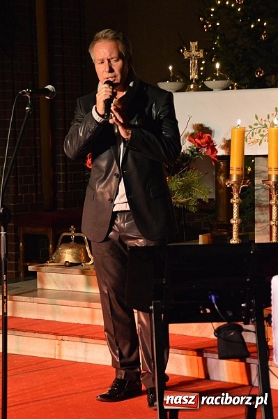 Zdjęcie w galerii na portalu naszraciborz.pl: Kolędowanie z Jackiem Silskim w Kuźni Raciborskiej wiadomości z regionu