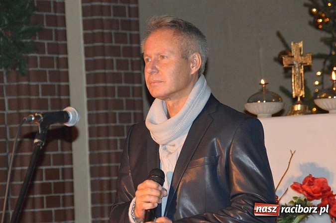 Zdjęcie w galerii na portalu naszraciborz.pl: Kolędowanie z Jackiem Silskim w Kuźni Raciborskiej wiadomości z regionu