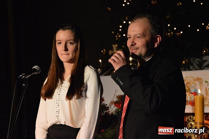 Zdjęcie w galerii na portalu naszraciborz.pl: Kolędowanie z Jackiem Silskim w Kuźni Raciborskiej wiadomości z regionu
