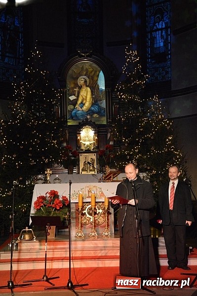 Zdjęcie w galerii na portalu naszraciborz.pl: Kolędowanie z Jackiem Silskim w Kuźni Raciborskiej wiadomości z regionu