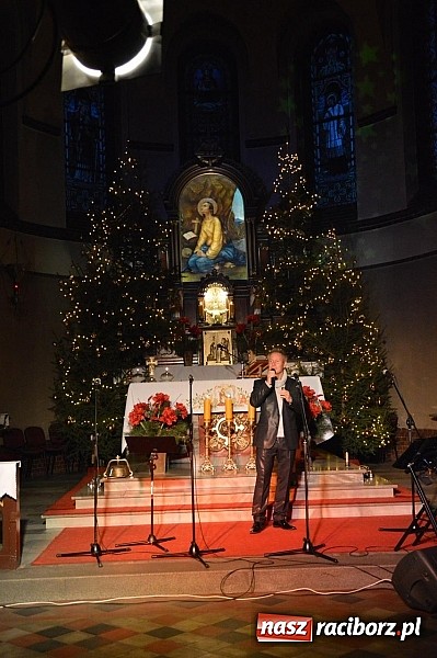 Zdjęcie w galerii na portalu naszraciborz.pl: Kolędowanie z Jackiem Silskim w Kuźni Raciborskiej wiadomości z regionu