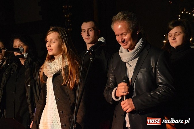 Zdjęcie w galerii na portalu naszraciborz.pl: Kolędowanie z Jackiem Silskim w Kuźni Raciborskiej wiadomości z regionu